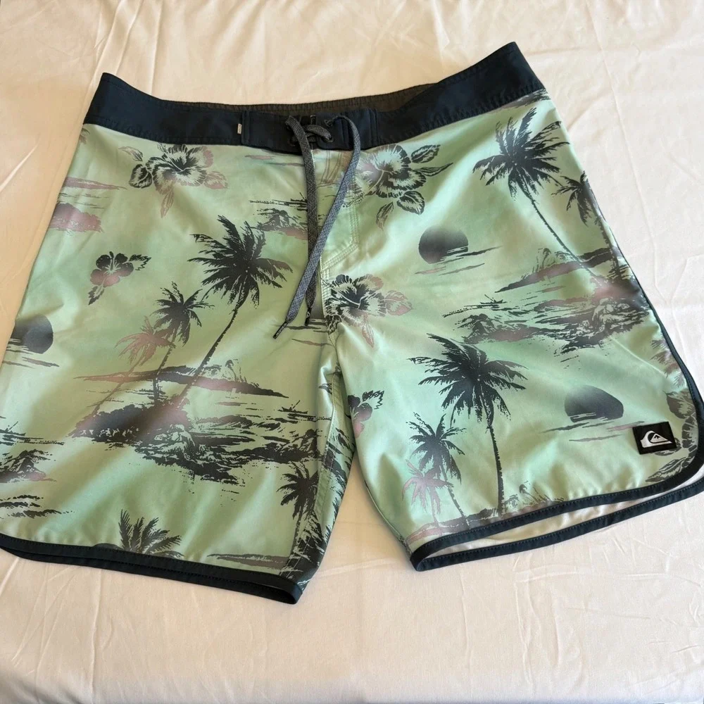 Quiksilver Board Shorts Mens 36 Green Tropical Palm Tree Floral Swim Trunks
